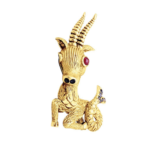 Boucles d'oreilles Capricorne - Broche-clip en or jaune, rubis et saphirs 58 Facettes 35785