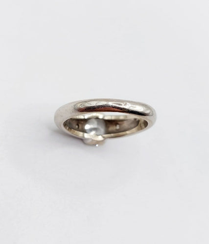 Bague 52 Bague jonc vintage en or blanc et diamant ovale 58 Facettes A07408