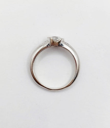 Bague 52 Bague jonc vintage en or blanc et diamant ovale 58 Facettes A07408