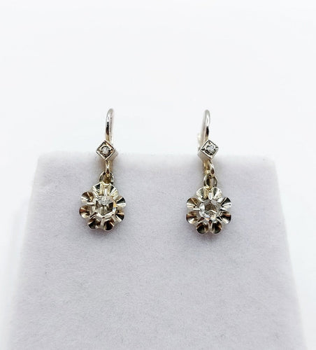 Boucles d'oreilles Boucles d'oreilles dormeuses antiques en or blanc et diamants 58 Facettes A07375
