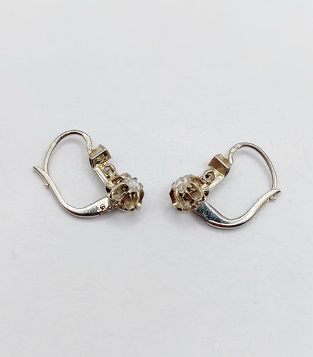 Boucles d'oreilles Boucles d'oreilles dormeuses antiques en or blanc et diamants 58 Facettes A07375