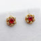 Boucles d'oreilles Puces d'oreilles marguerite vintage en or 18k, rubis et diamants 58 Facettes A04679