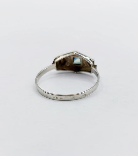 Bague Tank Art déco en or 18k et saphir 58 Facettes A07431