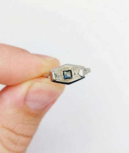 Bague Tank Art déco en or 18k et saphir 58 Facettes A07431