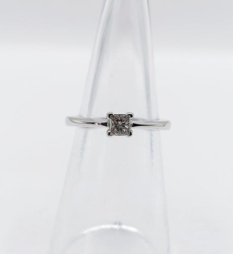 Bague 49 Bague solitaire vintage en or blanc 18k et diamant princesse 58 Facettes A07424