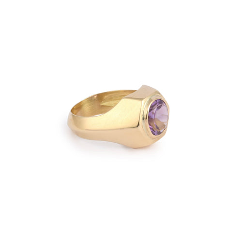 Bague 57 Bague chevalière en or jaune 18 carats et améthyste 58 Facettes B402