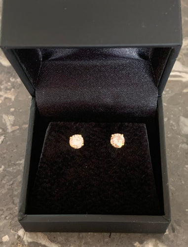 Boucles d'oreilles Clous d'oreilles - Or jaune 18 carats et diamants 58 Facettes BO262