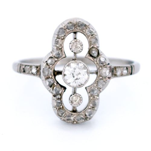 55 Bague édouardienne en platine et diamants 58 Facettes 93A3EC06937E4D8CAA9C6947B2A65B09