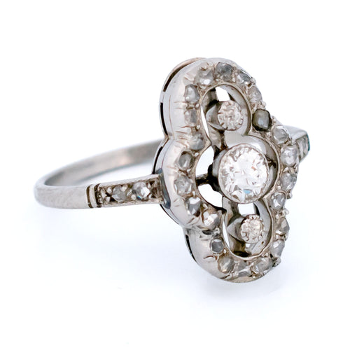 55 Bague édouardienne en platine et diamants 58 Facettes 93A3EC06937E4D8CAA9C6947B2A65B09