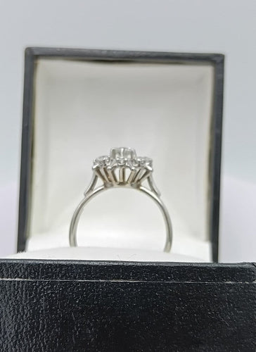 55 Bague fleur en or gris, platine et diamants 58 Facettes SADD/51/0