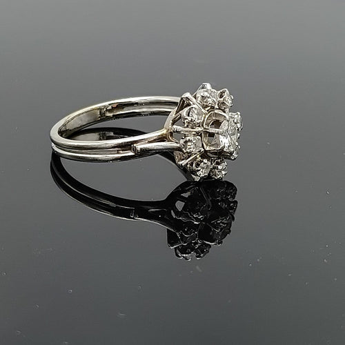 55 Bague fleur en or gris, platine et diamants 58 Facettes SADD/51/0