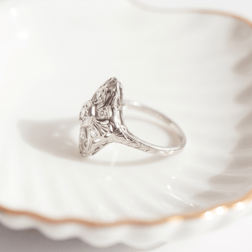Bague 52 Art déco - Bague ancienne en or blanc 750 et diamants 58 Facettes HJ062605