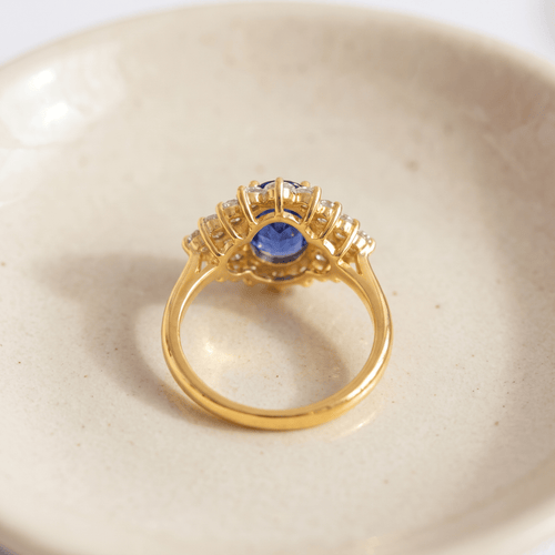 Bague 53 Bague en or jaune avec saphir et diamants 58 Facettes HJ062604
