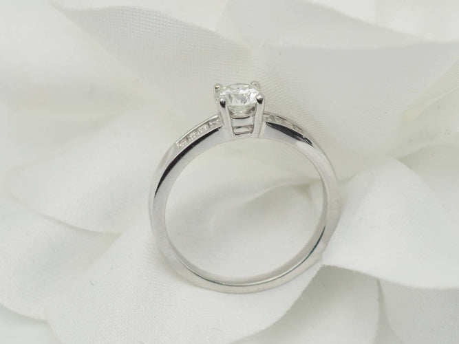 Bague 54 Solitaire - Bague en or blanc et diamants 58 Facettes 24474