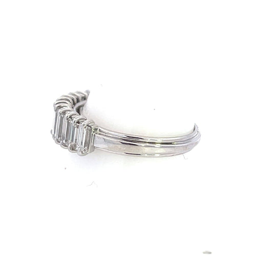Bague 56 Bague demi-éternité en platine et diamants baguette 58 Facettes