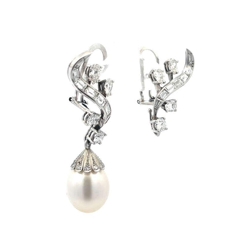 Boucles d'oreilles Boucles d'oreilles pendantes 1950 en platine, perles et diamants 58 Facettes
