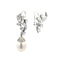 Boucles d'oreilles Boucles d'oreilles pendantes 1950 en platine, perles et diamants 58 Facettes