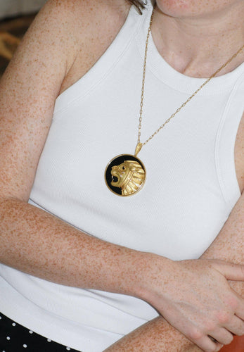 Pendentif Jean & Pierre Bellin - Pendentif Zodiaque Lion en or jaune, onyx et diamants 58 Facettes