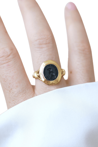 Bague 59 Chevalière intaille chien en or jaune et jaspe sanguin 58 Facettes