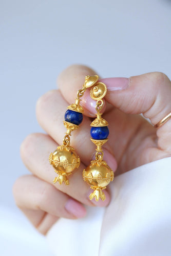 Boucles d'oreilles Boucles d'oreilles pendantes en or jaune et lapis-lazuli 58 Facettes