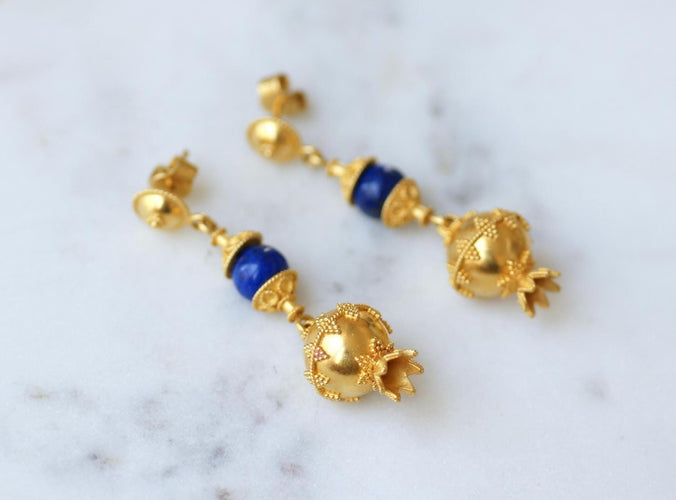 Boucles d'oreilles Boucles d'oreilles pendantes en or jaune et lapis-lazuli 58 Facettes