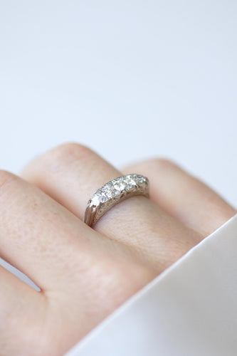 Bague Bague jarretière Art déco en platine et diamants 58 Facettes