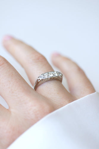 Bague Bague jarretière Art déco en platine et diamants 58 Facettes