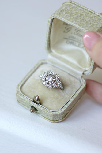 Bague Art Déco - Bague octogonale en platine et diamants 58 Facettes