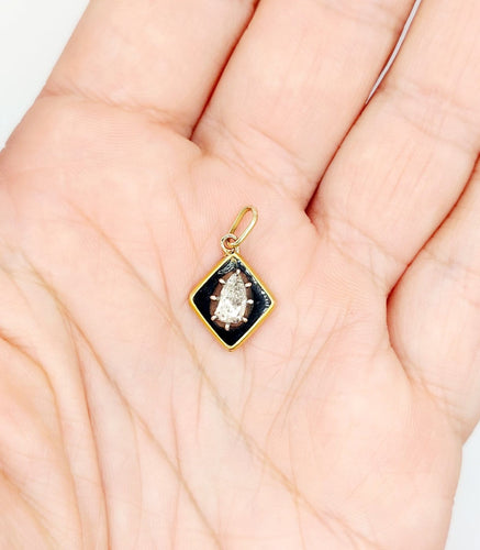 Pendentif Pendentif victorien en or 18k, argent, diamant et émail 58 Facettes A07473