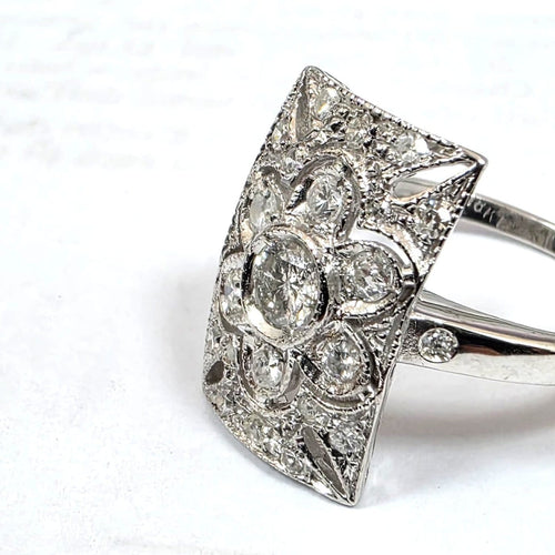 Bague 56 Bague en or blanc 18 kt et diamants 58 Facettes 169/26 D