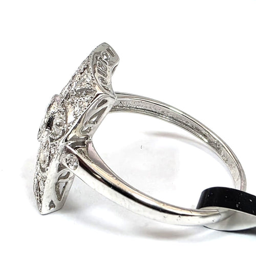 Bague 56 Bague en or blanc 18 kt et diamants 58 Facettes 169/26 D