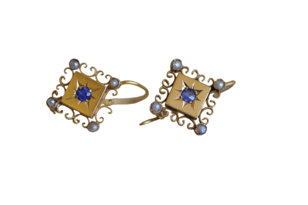 Boucles d'oreilles Boucles d'oreilles vintage en or jaune 18K, saphirs bleus et perles 58 Facettes
