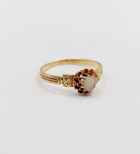 Bague 53.5 Bague victorienne en or 18K et dent de lait 58 Facettes A07459