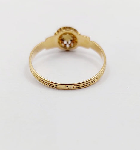 Bague 53.5 Bague victorienne en or 18K et dent de lait 58 Facettes A07459