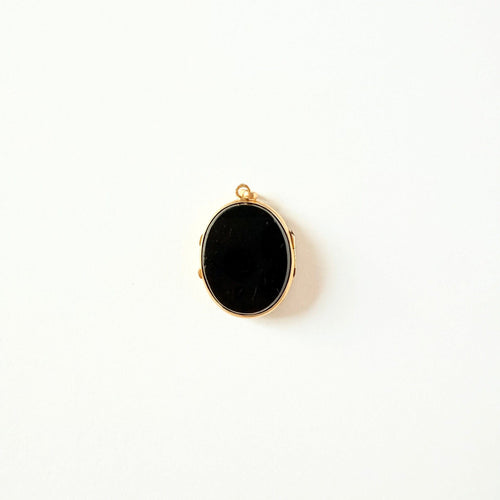 https://cdn.shopify.com/s/files/1/0943/8576/6747/files/locket-onyx-or-jaune.jpg?v=1783005743