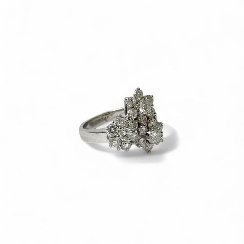 Bague 57 Bague fleurs en or gris et diamants 58 Facettes REF2531-302