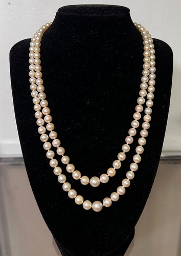Collier Collier double rang Akoya en or jaune, grenats et diamants 58 Facettes 933