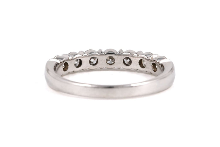 Bague contemporaine en or blanc 18 carats et diamants 58 Facettes B887
