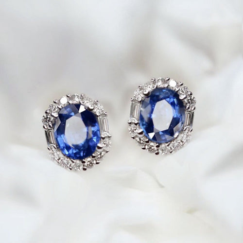 Boucles d'oreilles Boucles d'oreilles en or blanc 18K, saphirs et diamants 58 Facettes GER1017WG