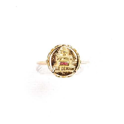 Bague 51 Augis - Bague médaille d'amour en or jaune, rubis et diamant 58 Facettes LMB-360