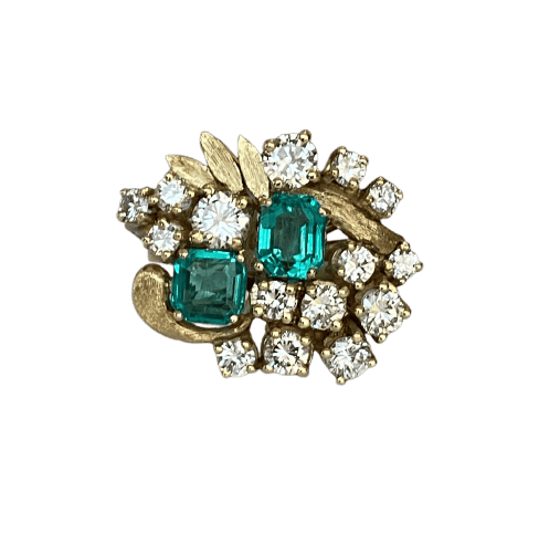 62 Bague cluster vers 1960 en or jaune 14K, diamants et émeraudes 58 Facettes ring