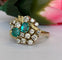 62 Bague cluster vers 1960 en or jaune 14K, diamants et émeraudes 58 Facettes ring