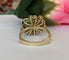 62 Bague cluster vers 1960 en or jaune 14K, diamants et émeraudes 58 Facettes ring