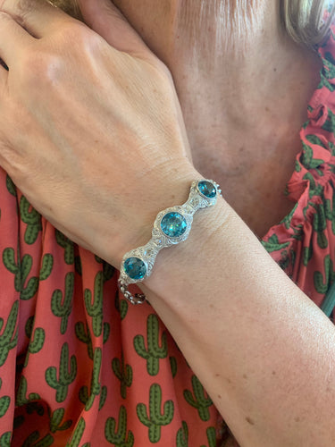 Bracelet vintage en or gris, platine, zircons bleus et diamants 58 Facettes