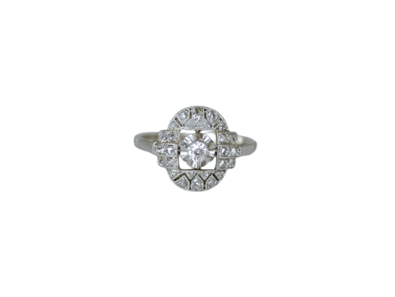 Bague Art déco ovale en platine et or blanc avec diamants