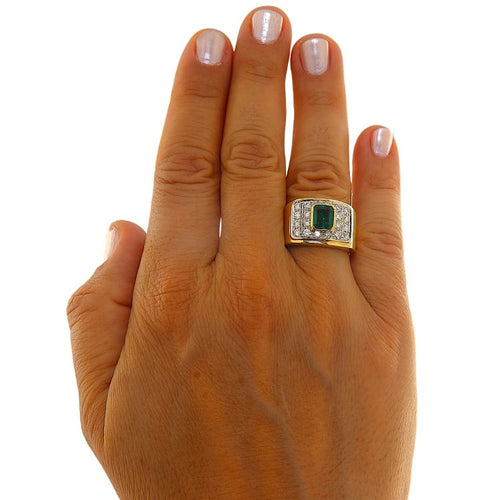 60 Bague en or jaune avec émeraude et diamants 0,77 ct 58 Facettes G3987