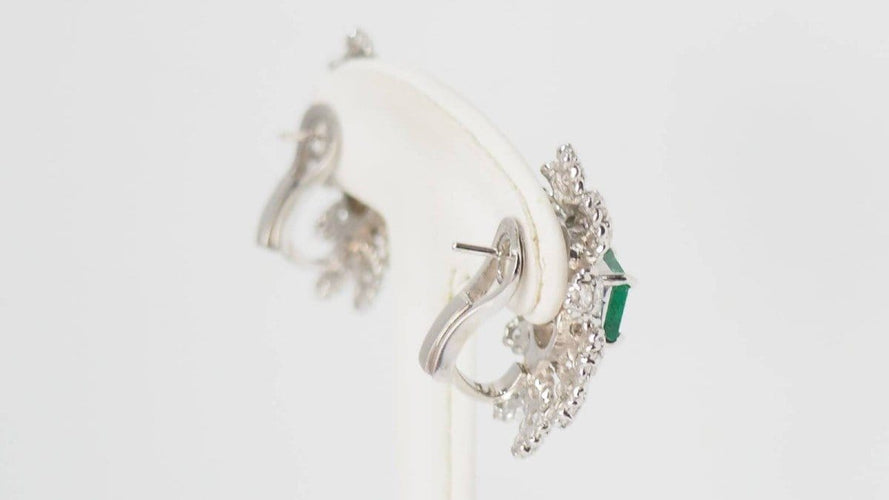 Boucles d'oreilles Boucles d’oreilles en or blanc 18 kt, diamants et émeraudes 58 Facettes 30089