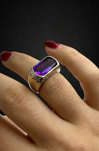 Bague 54 Bague moderne en or blanc 18K avec améthyste 58 Facettes