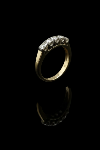 Bague 52 Bague rivière en or blanc avec diamants taille brillant 58 Facettes