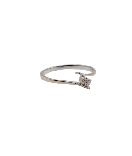 Bague solitaire vintage en or blanc 18k et diamant